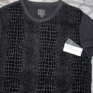 Guess Large Black with print shirt